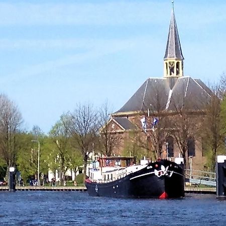 Hotelschip 'Ali-B2' Alphen aan den Rijn Exterior foto